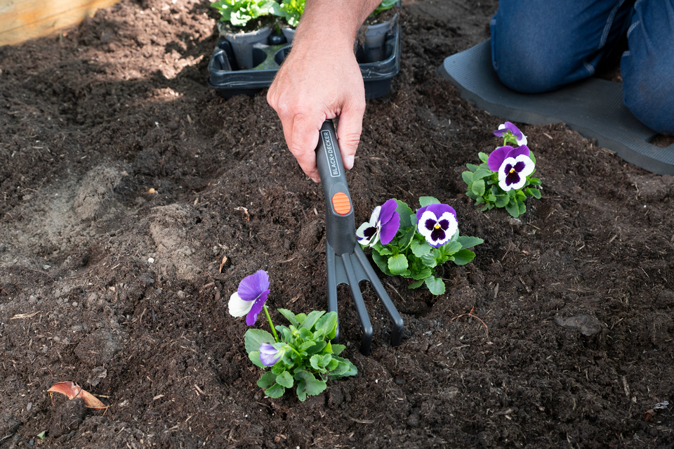BLACK+DECKER TUINGEREEDSCHAPSET 4-DELIG - Tuincentrum Lopik