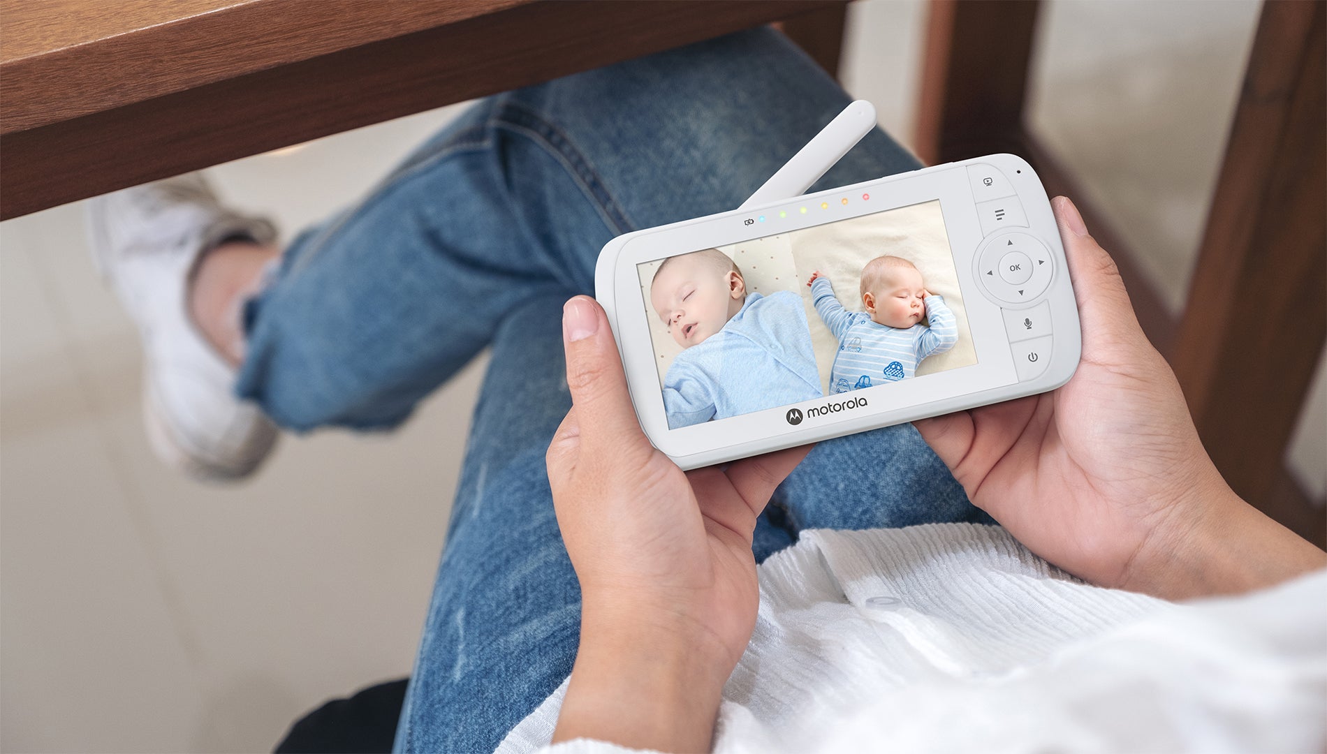 MOTOROLA VIDEO BABYFOON VM35 2.5 INCH WIT - Tuincentrum Lopik