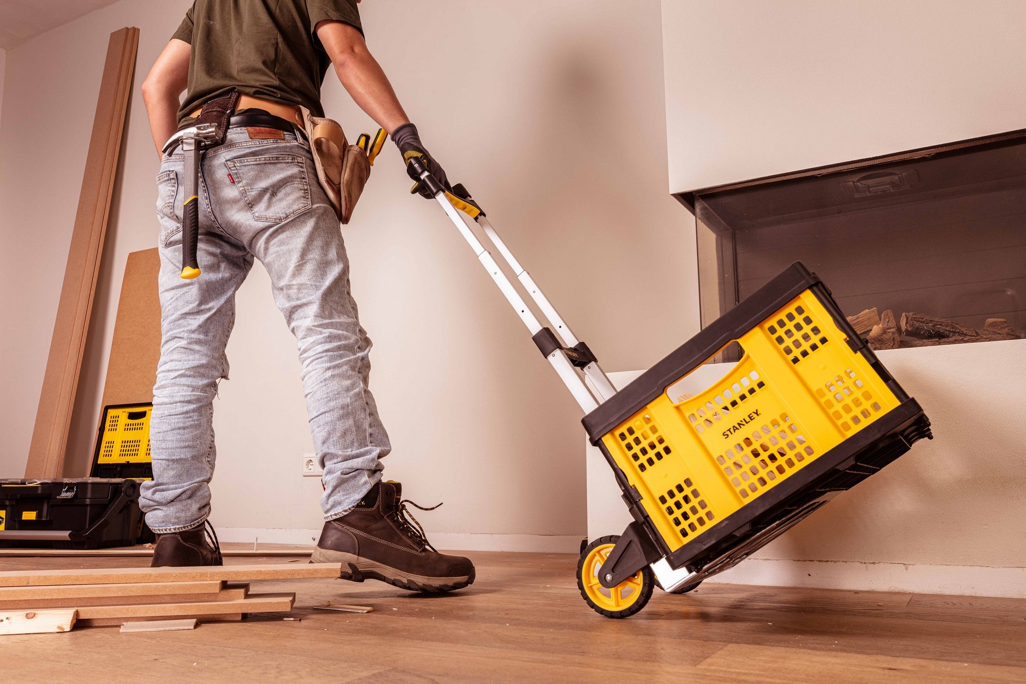 STANLEY HANDTRUCK AND CRATE - STEEKWAGEN MET VOUWKRAT 70KG - Tuincentrum Lopik