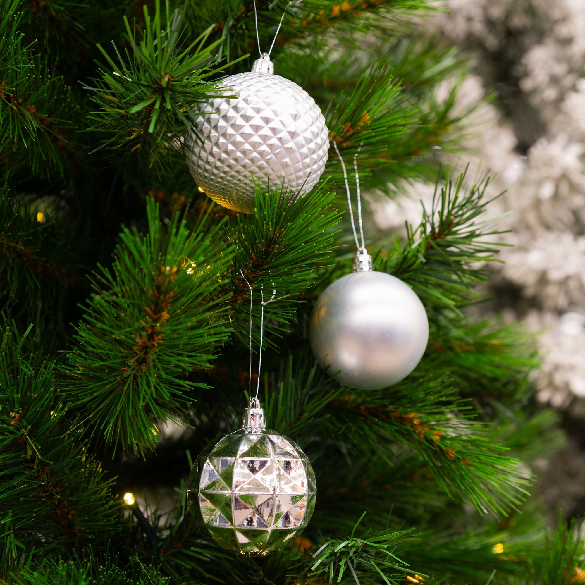 GIFTSOME KERSTBALLEN SET 60 STUKS ZILVER - Tuincentrum Lopik
