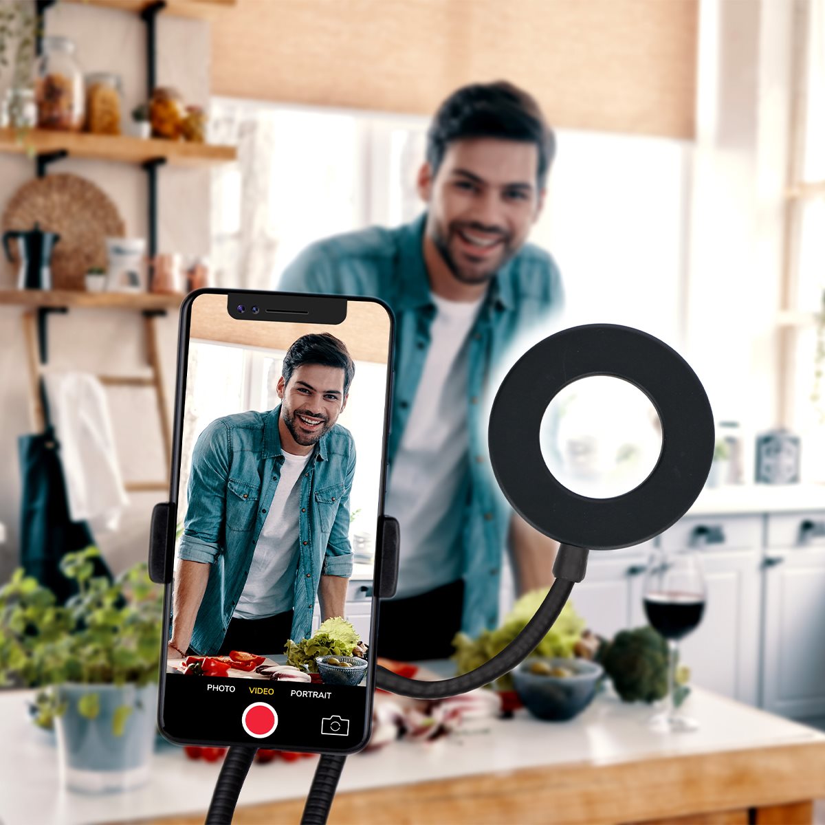 GRUNDIG SELFIE STUDIO RINGLAMP 2-IN-1 MET TAFELKLEM 24 LED - Tuincentrum Lopik