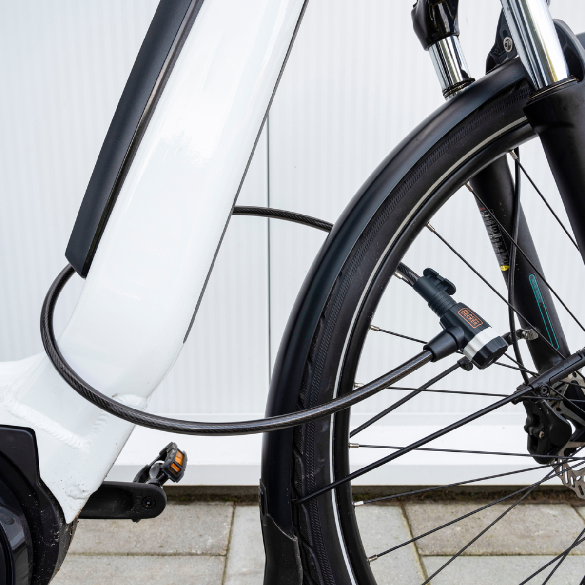 BLACK+DECKER KABELSLOT FIETSSLOT 90CM 10MM MET 3 SLEUTELS PVC/STAAL ZWART - Tuincentrum Lopik