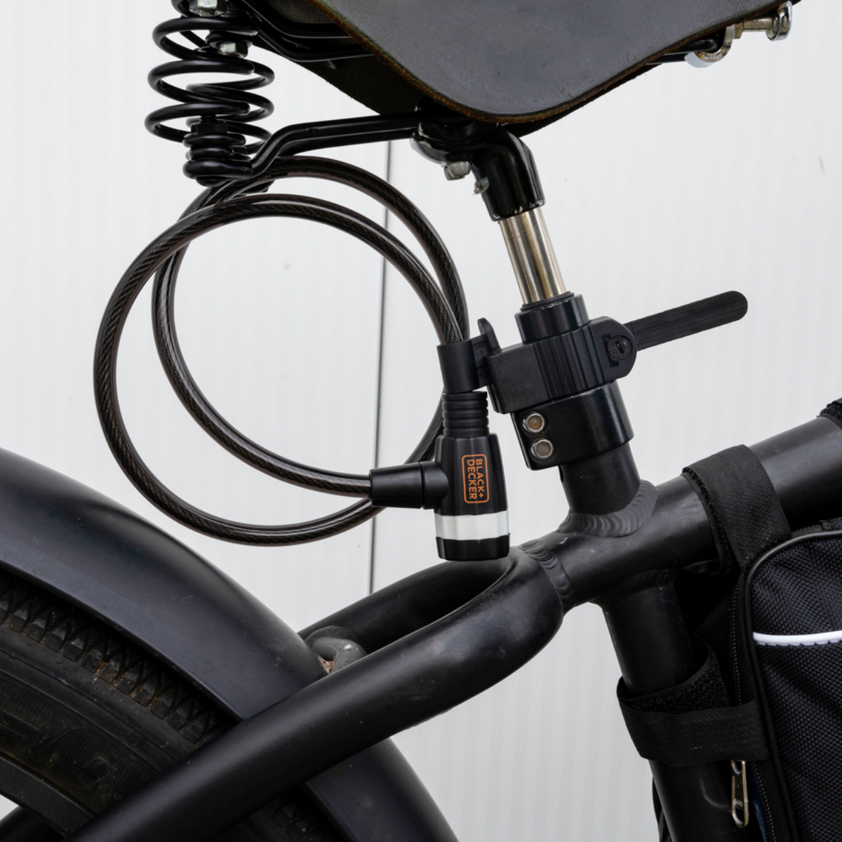 BLACK+DECKER KABELSLOT FIETSSLOT 90CM 10MM MET 3 SLEUTELS PVC/STAAL ZWART - Tuincentrum Lopik
