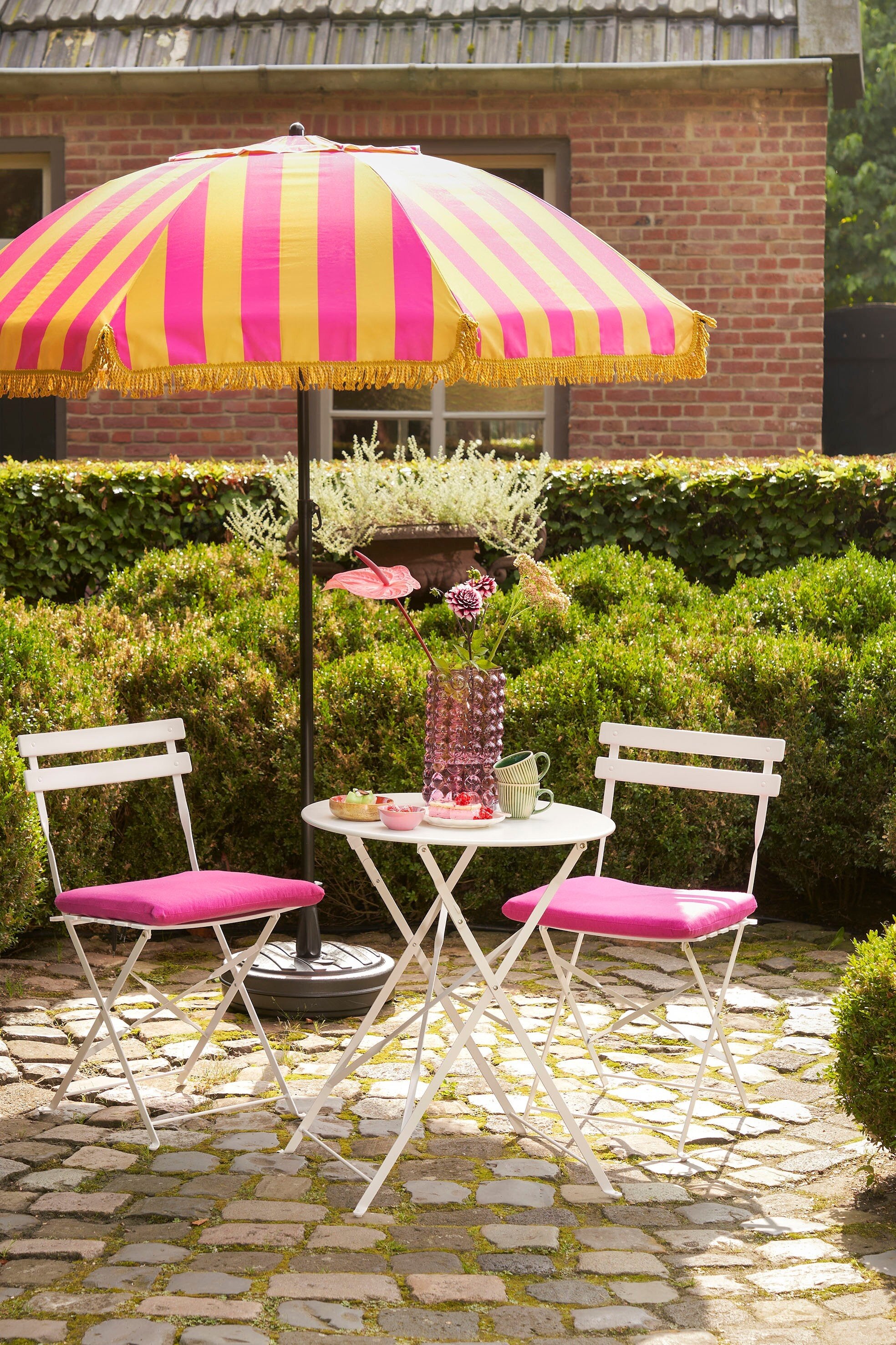 Osborn Parasol Yellow - H238Xd220Cm