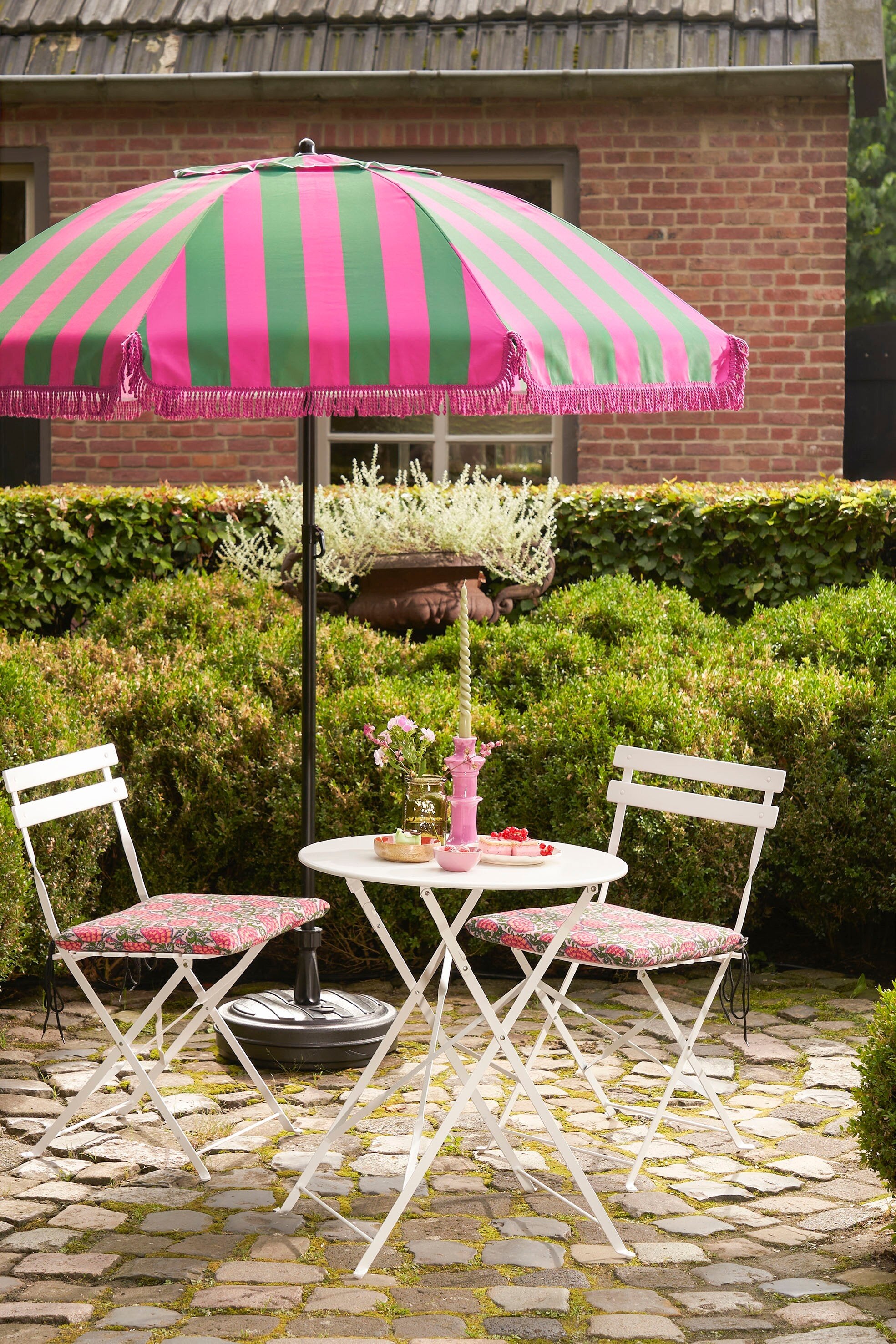 Osborn Parasol Green - H238Xd220Cm