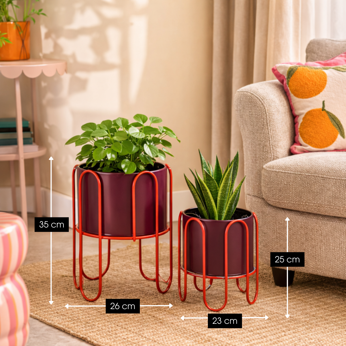 MICA DECORATIONS DIONE BLOEMPOT OP STANDAARD DONKERROOD IJZER SET VAN 2 - Tuincentrum Lopik