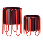 MICA DECORATIONS DIONE BLOEMPOT OP STANDAARD DONKERROOD IJZER SET VAN 2 - Tuincentrum Lopik