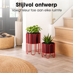 MICA DECORATIONS DIONE BLOEMPOT OP STANDAARD DONKERROOD IJZER SET VAN 2 - Tuincentrum Lopik