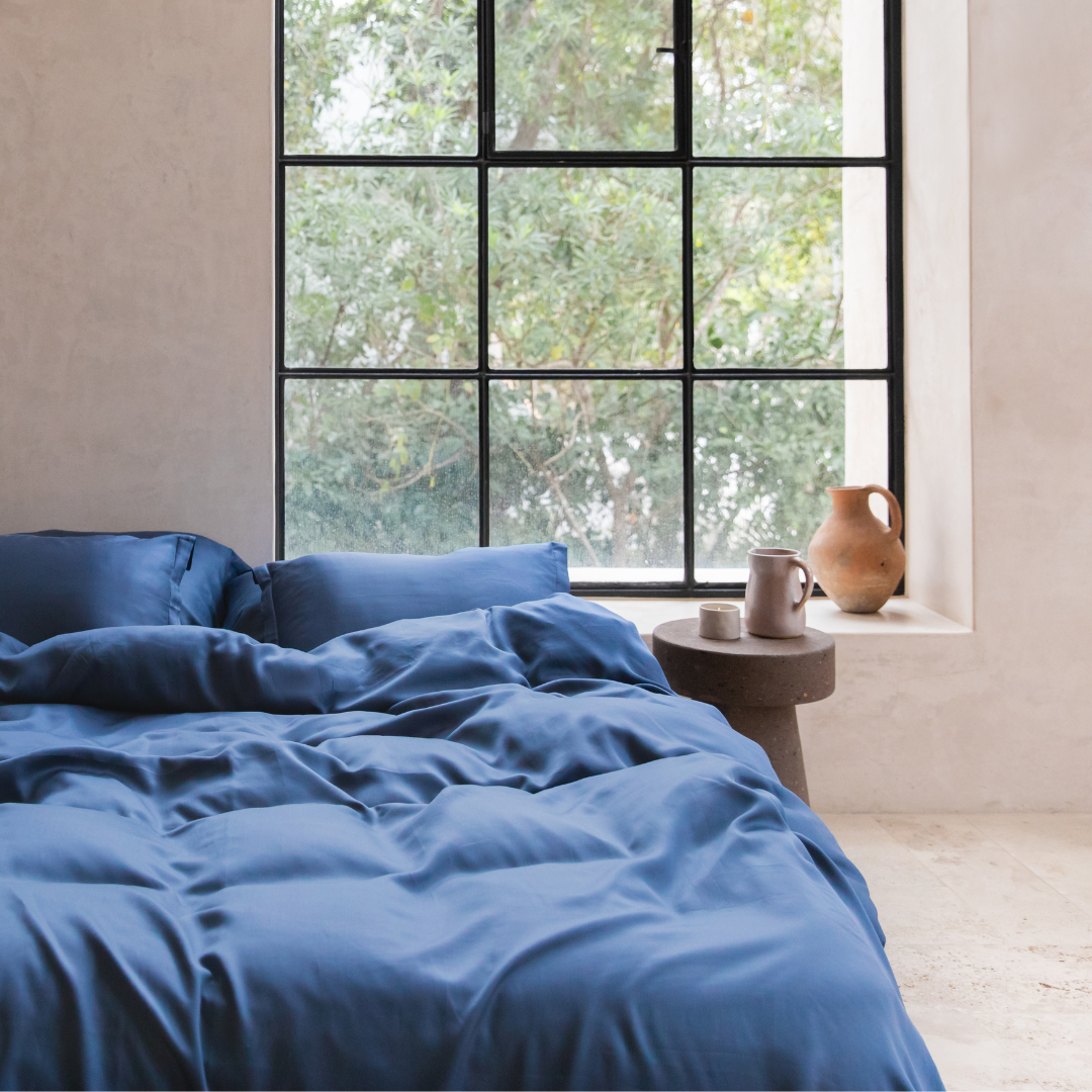 Coco & Cici - Tencel Sateen Dekbedovertrek 260 x 220 cm - 2 Persoons Beddengoed - Donker Blauw - Lyocell - Hypoallergeen & Extra Zacht - 2 Kussenslopen (60x70) - Tuincentrum Lopik