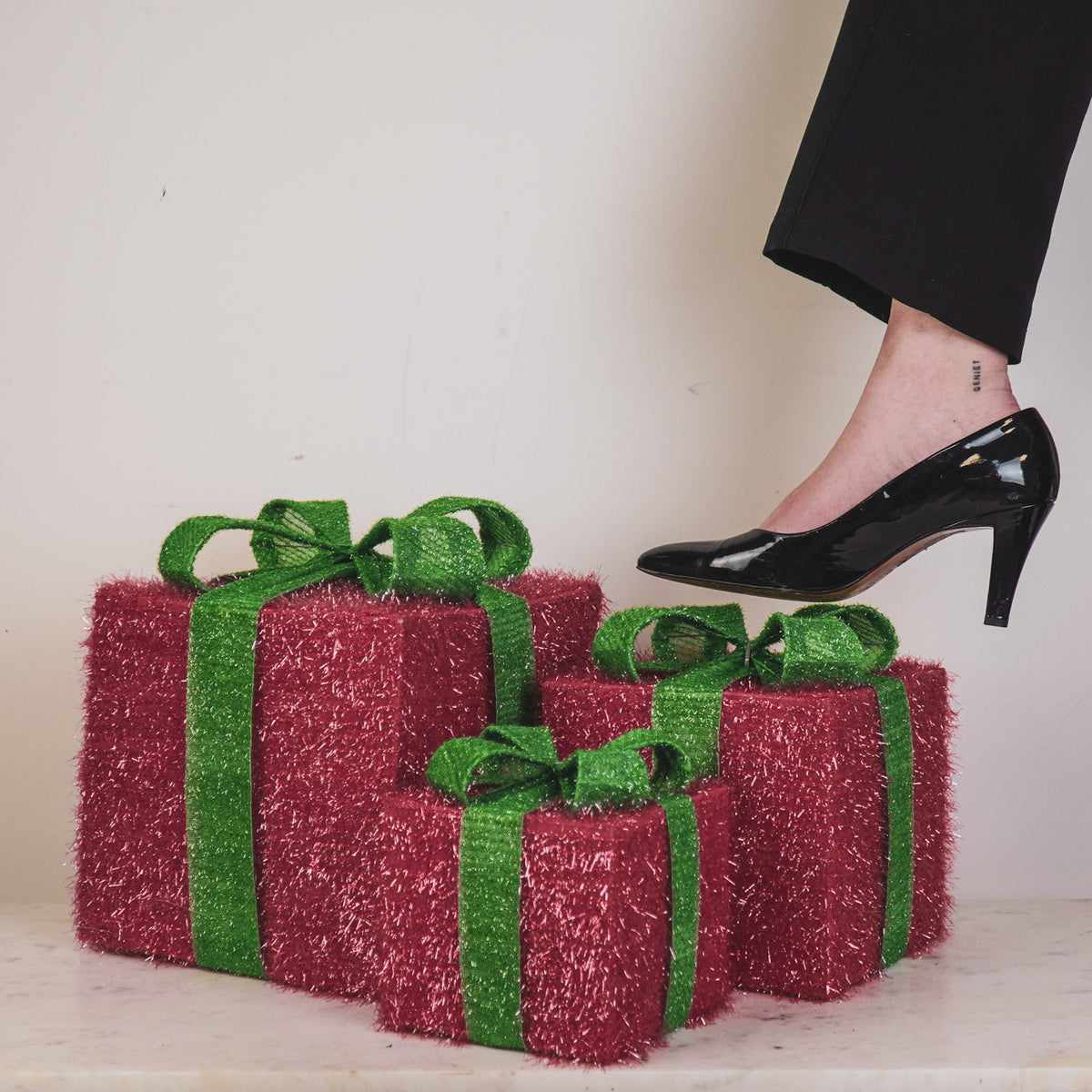 HOUSEVITAMIN SET VAN 3 LED KERSTCADEAUS POLYSTYREEN ROZE/GROEN 15/20/25 CM