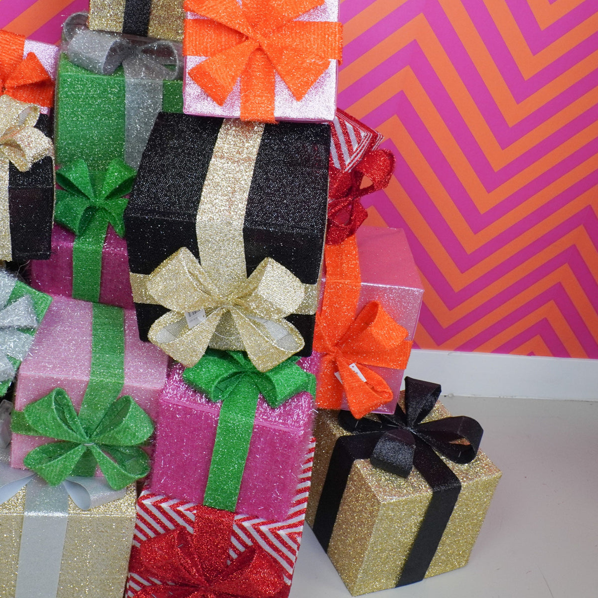 HOUSEVITAMIN SET VAN 3 LED KERSTCADEAUS POLYSTYREEN ROOD/WIT 15/20/25 CM