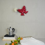 HOUSEVITAMIN WANDVAAS BOW KERAMIEK ROOD 19 CM
