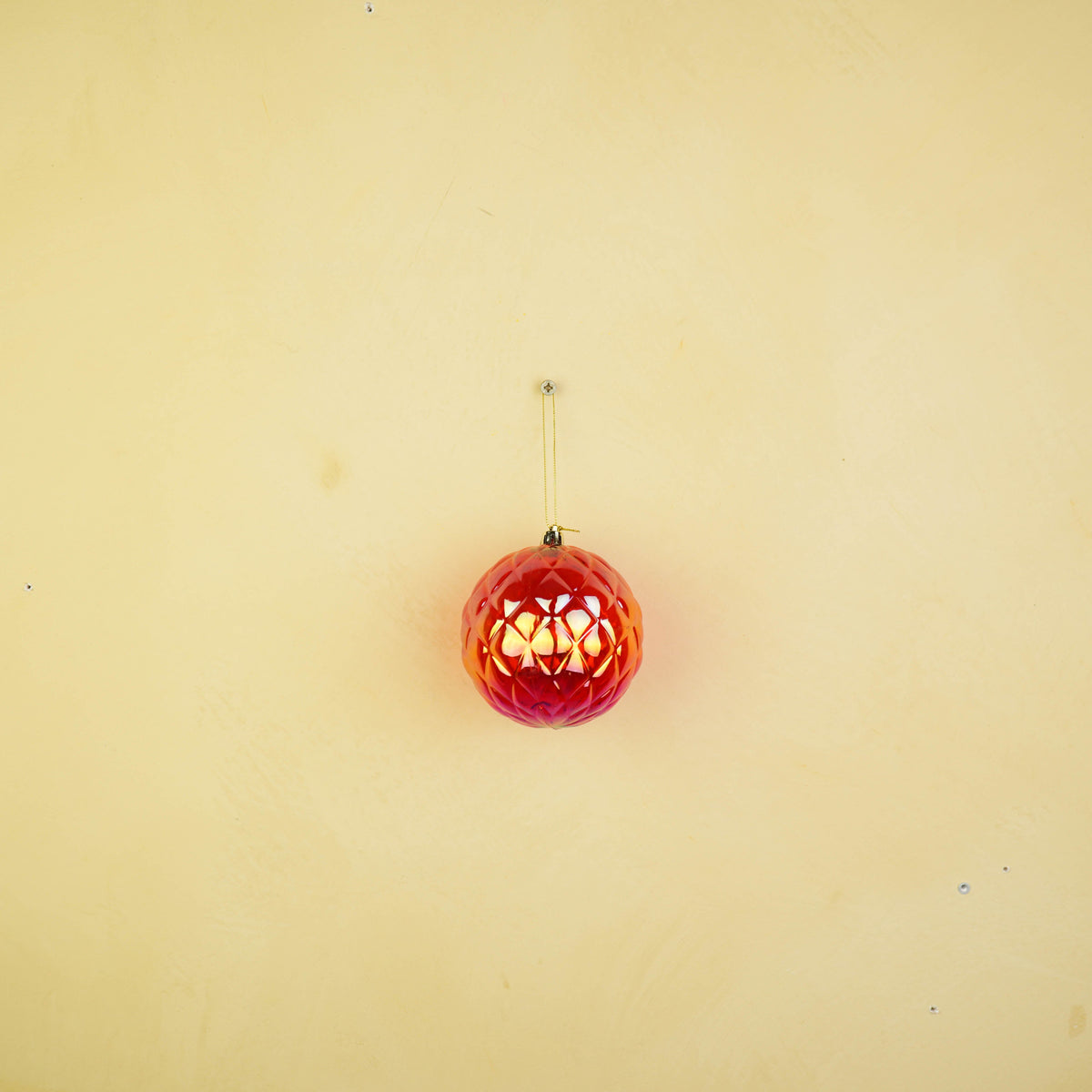 HOUSEVITAMIN KERSTBAL KUNSTSTOF ROOD 10 CM