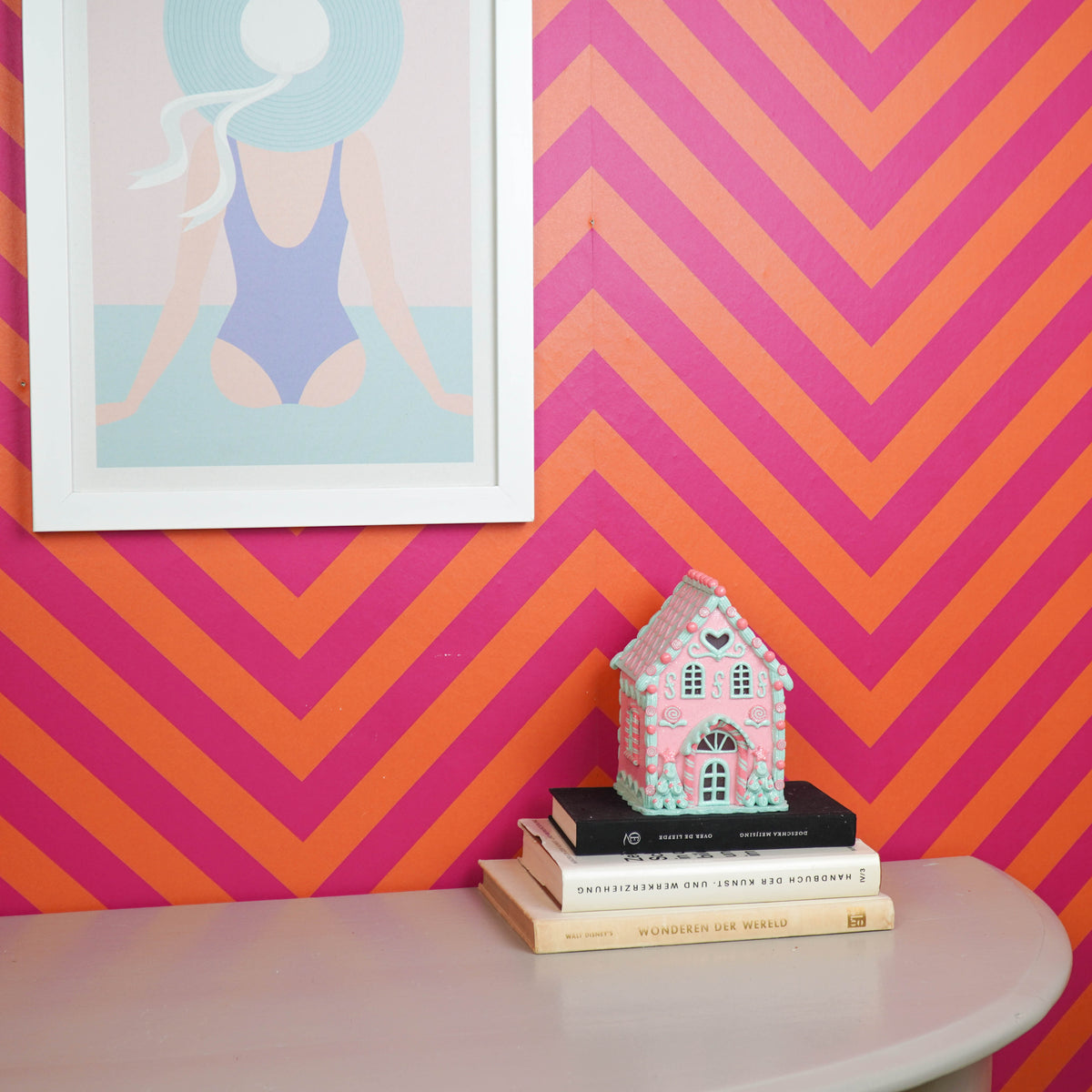 HOUSEVITAMIN LED SNOEPHUISJE POLYRESIN ROZE 13 × 13 × 18,5 CM