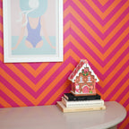 HOUSEVITAMIN LED CANDY HOUSE POLYRESIN BRUIN/ROZE 23,5 CM
