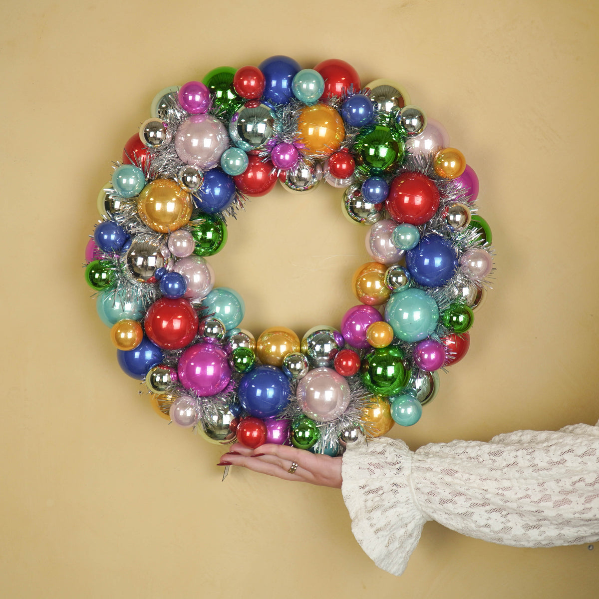 HOUSEVITAMIN KERSTKRANS KERSTBALLEN KUNSTSTOF MULTICOLOR 34 CM