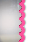 HOUSEVITAMIN WANDSPIEGEL WAVEY MDF NEONROZE 24 × 33 CM
