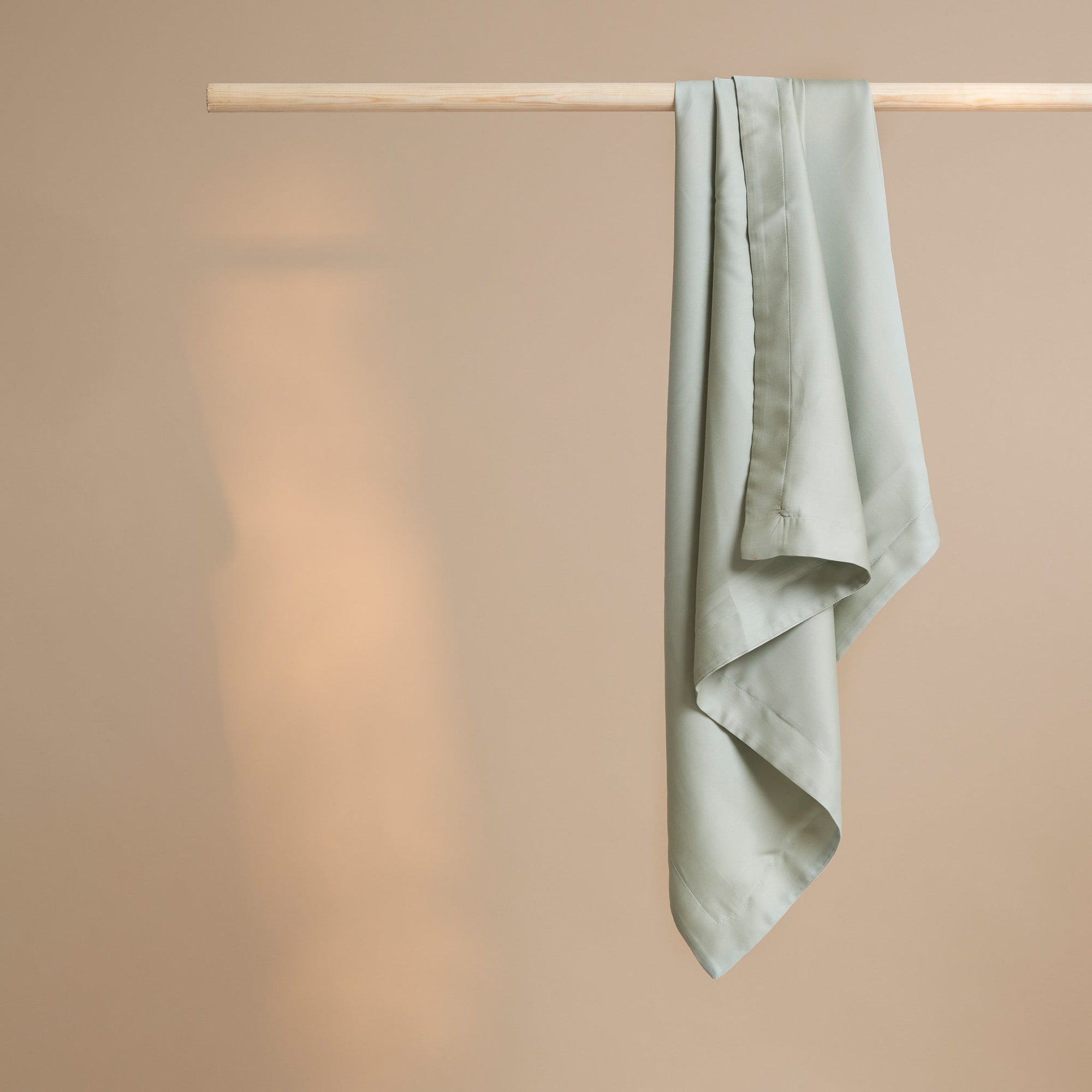 Coco & Cici - Coco & Cici - Tencel kussensloop - 50 x 60 - Beauty pillow - groen grijs - zacht luxe en duurzaam beddengoed - 1 kussensloop 50x60 - Tuincentrum Lopik