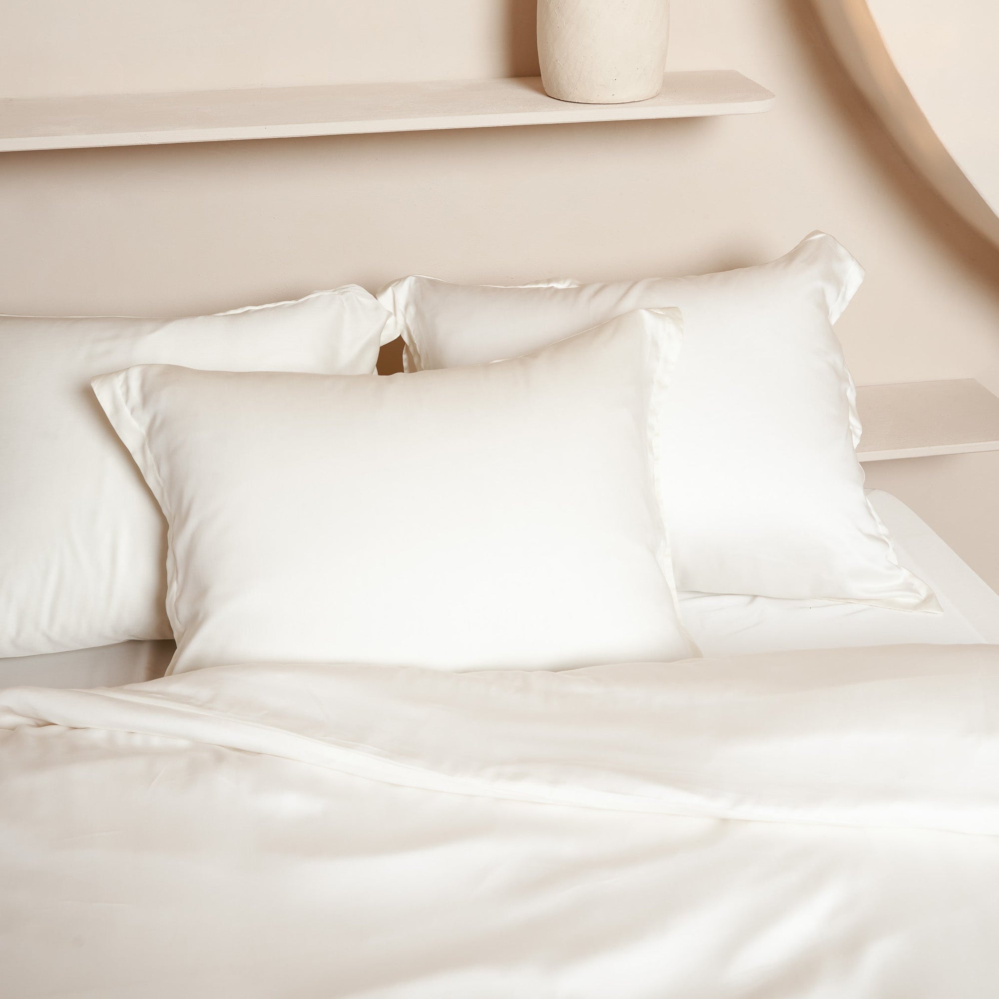 COCO & CICI TENCEL SATEEN KUSSENSLOOP OFF WHITE - 1 KUSSENSLOOP 50X90