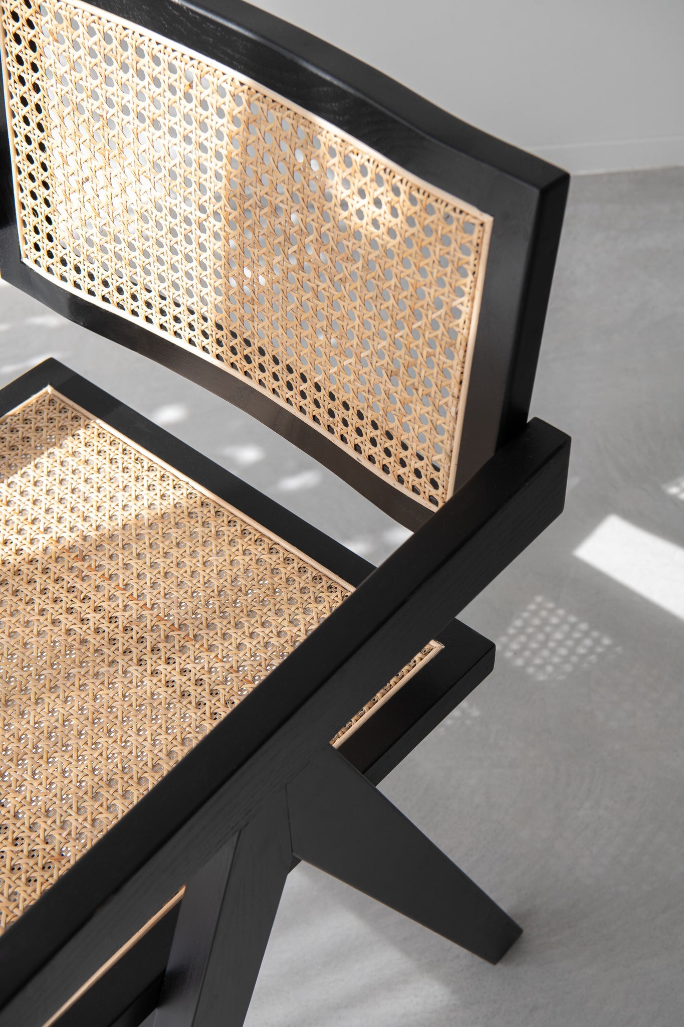 J-LINE STOEL GRID ESSENHOUT/ROTAN ZWART - Tuincentrum Lopik