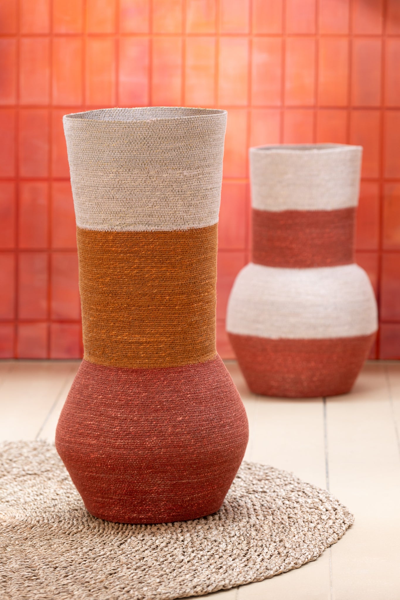 J-LINE VASE STRIPES SEAGRASS NATURAL/RUST/TERRACOTTA - Tuincentrum Lopik