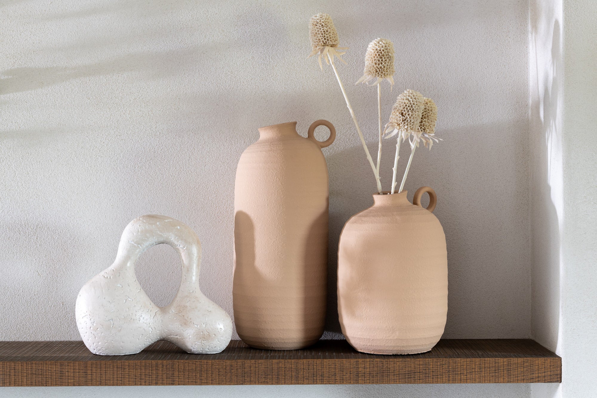 J-LINE ABSTRACT FIGURINE OLINA CERAMIC CREAM SMALL - Tuincentrum Lopik