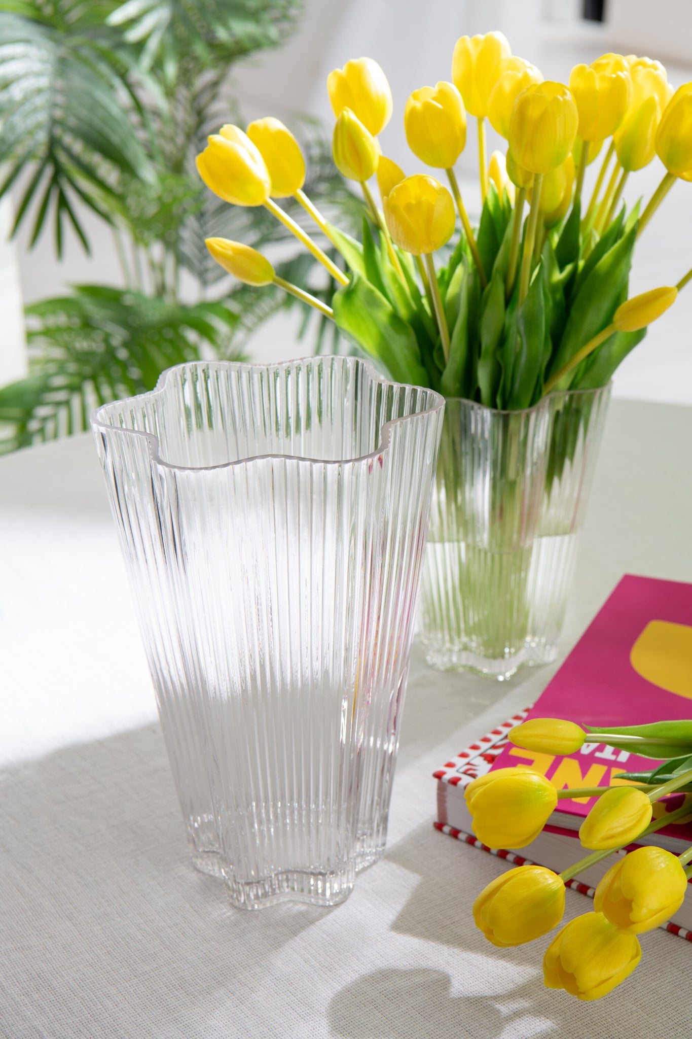 J-LINE VASE CLARA GLAS TRANSPARENT KLEIN