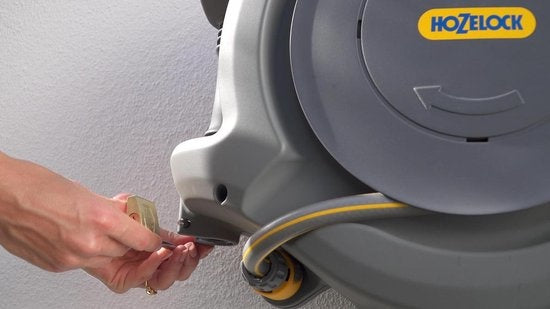  AUTO REEL WANDSLANGBOX + 30 M SLANG, KOPPELINGEN EN TUINSPUIT (25 M + 5 M GRATIS)