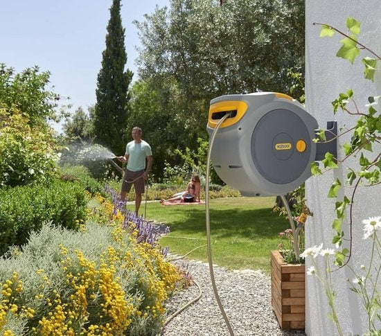 AUTO REEL WANDSLANGBOX + 30 M SLANG, KOPPELINGEN EN TUINSPUIT