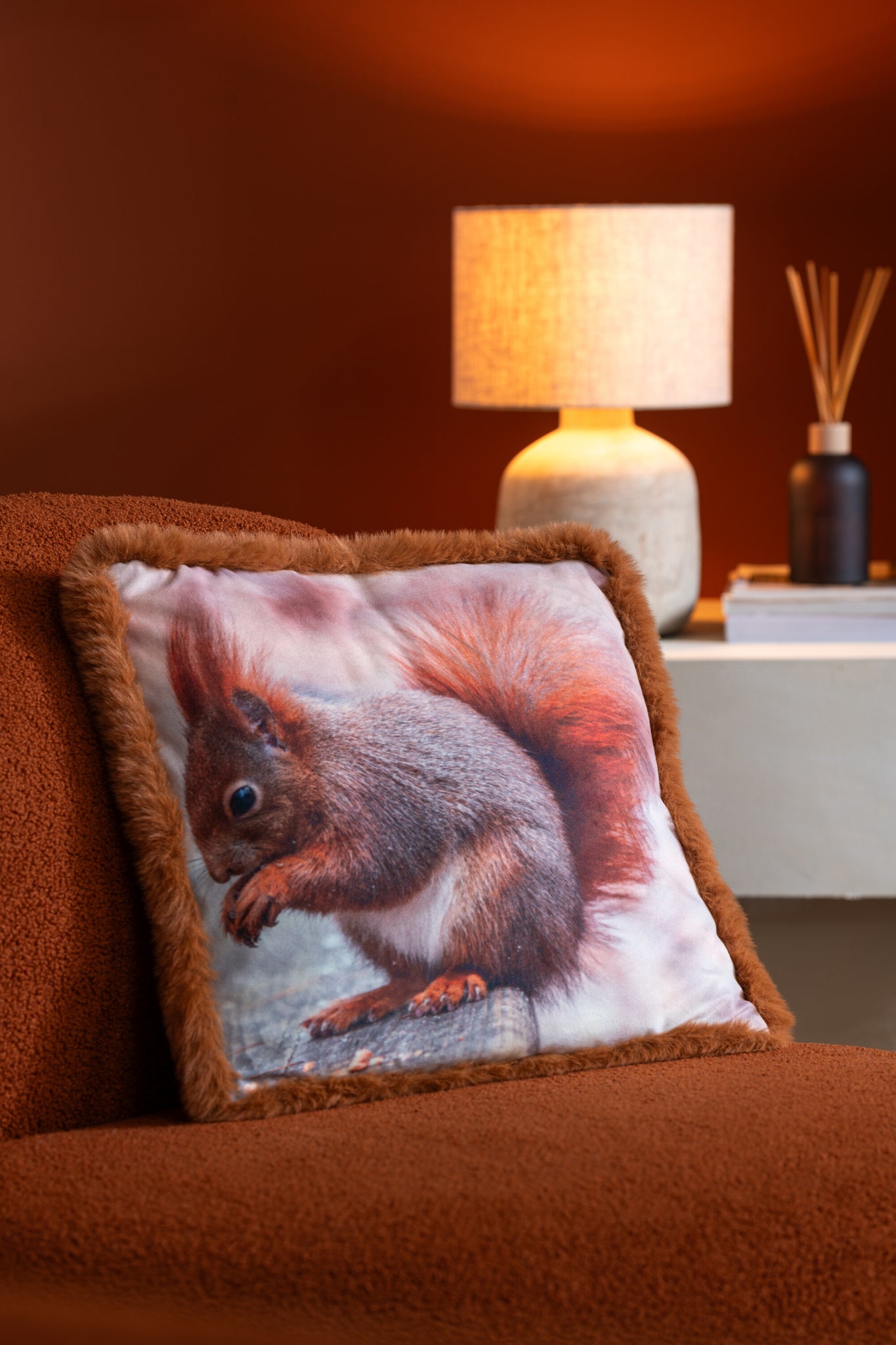 Kussen Eekhoorn Polyester Bruin/Roomwit Klein Assortiment Van 2 - Tuincentrum Lopik