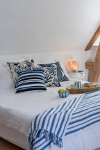 J-LINE KUSSEN KORAAL/STREPEN VIERKANT POLYESTER BLAUW/GEBROKEN WIT SET VAN 3 - Tuincentrum Lopik