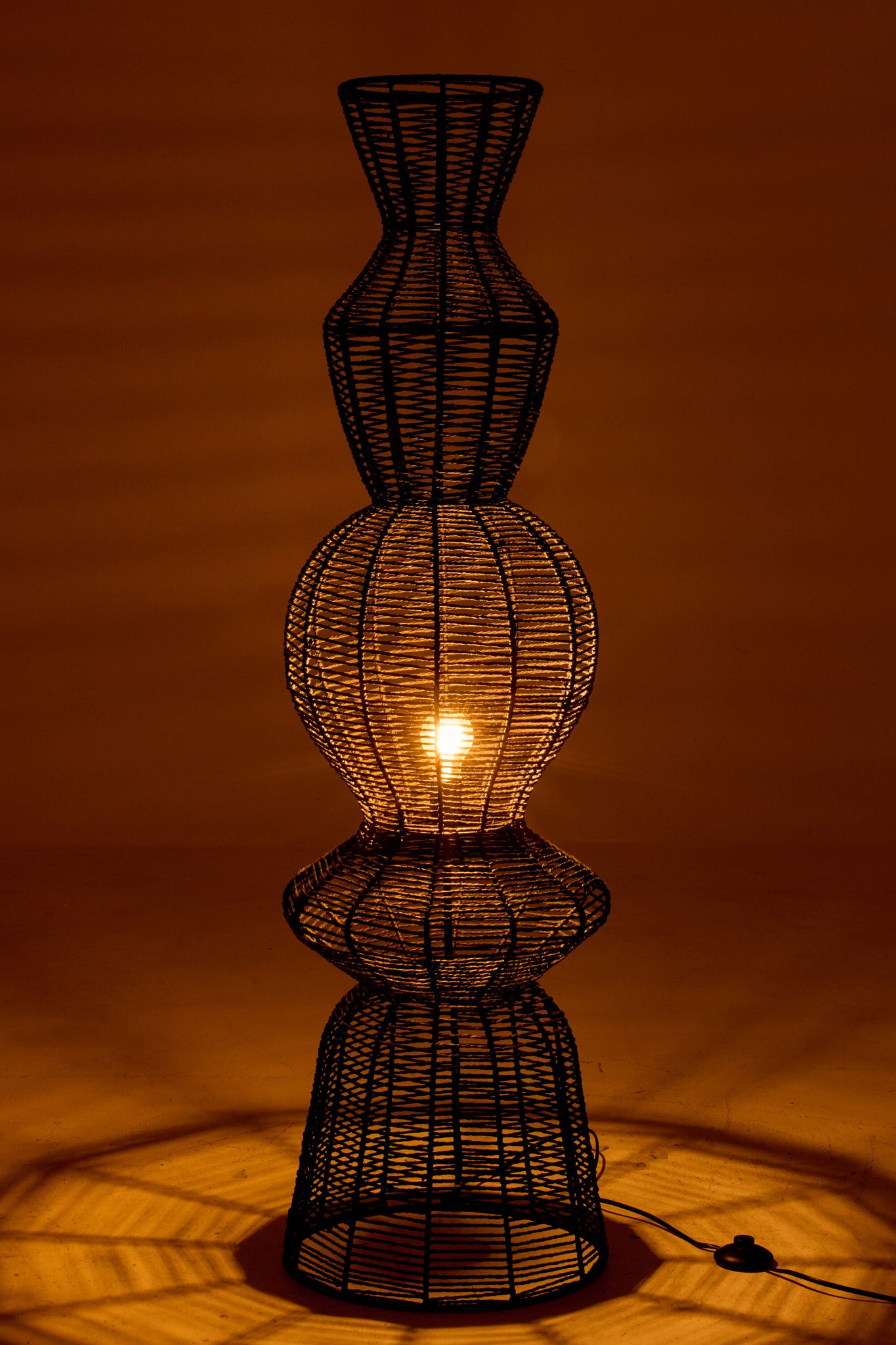 Zwarte metalen vloerlamp met touw - Tuincentrum Lopik