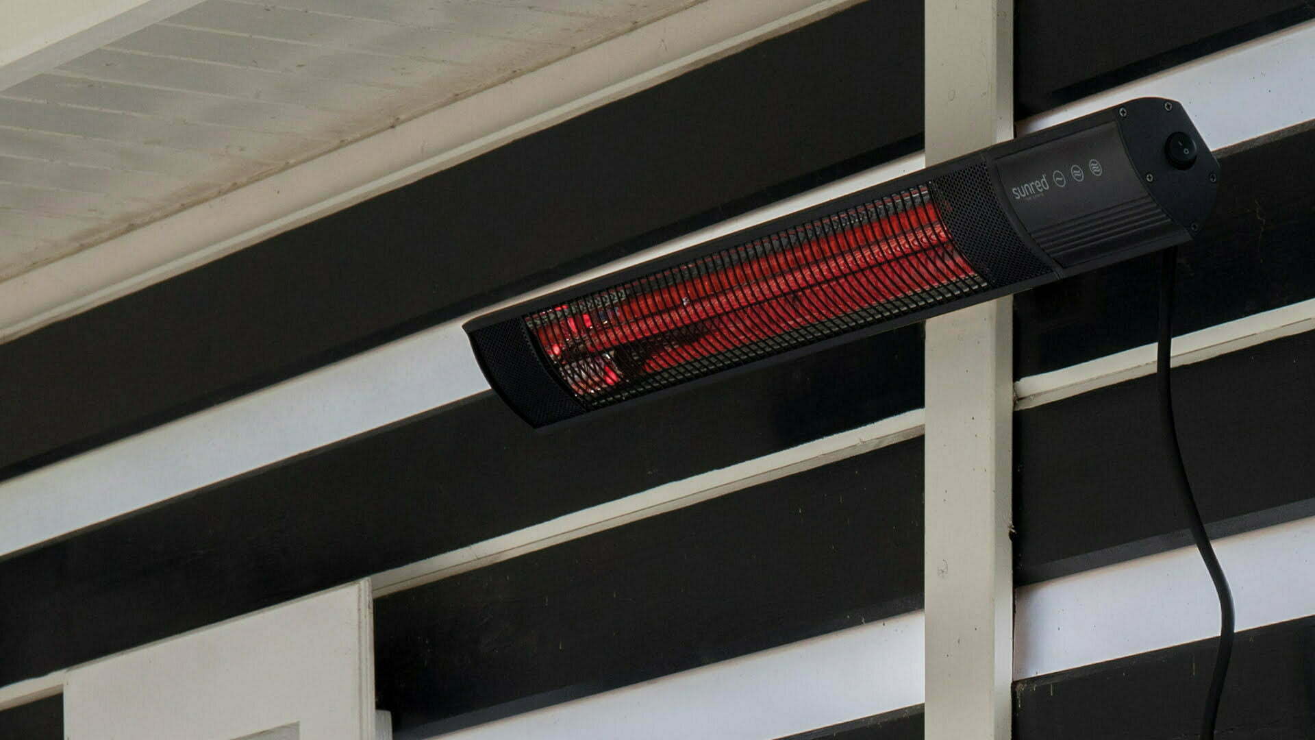 SUNRED DARK WANDMODEL ZWART 2000 WATT
