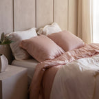 COCO & CICI ECO BAMBOE DEKBEDOVERTREK POWDER PEACH + 2 KUSSENSLOPEN 60X70 CM