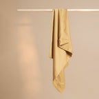 Coco & Cici - Bamboe Kussensloop 80 x 80 cm - Kussenhoes - Okergeel - 100% Eco Bamboe - Volant 2 cm - 1 stuk - Tuincentrum Lopik
