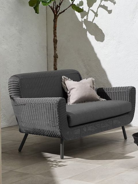 JONAH 2-ZITS SOFA STAAL DONKERGRIJS WICKER ROUND 3MM DONKERGRIJS ANTRACIET ROYAL GREY BRANDVERTRAGENDE KUSSENS