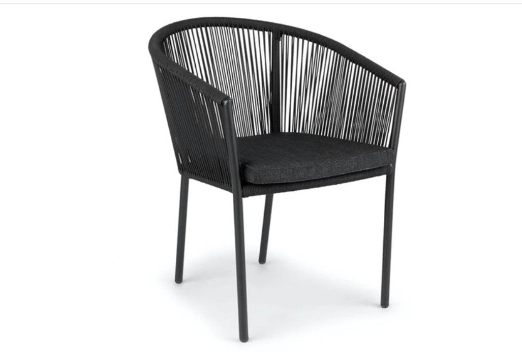 REIMS STAPELBARE DINING STOEL SET VAN 2 ALU ZWART ROPE 4.5MM ZWART ROYAL BLENDED BLACK KUSSEN 65.5X65.5X83.5CM