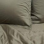 COCO & CICI TENCEL TWILL KUSSENSLOOP OLIJFGROEN 50X75 CM