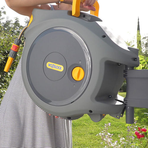  AUTO REEL WANDSLANGBOX + 25 M SLANG, KOPPELINGEN EN TUINSPUIT