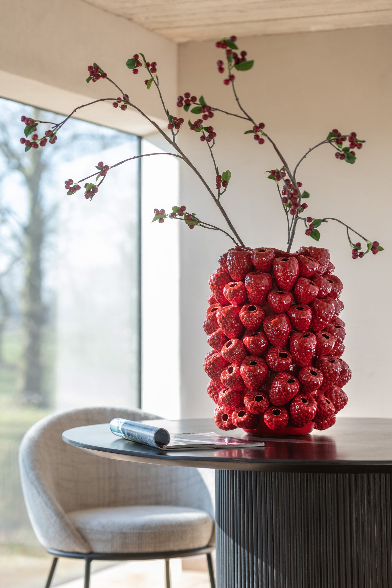 J-LINE VAAS BERRY RELIEF KLEI KERST ROOD