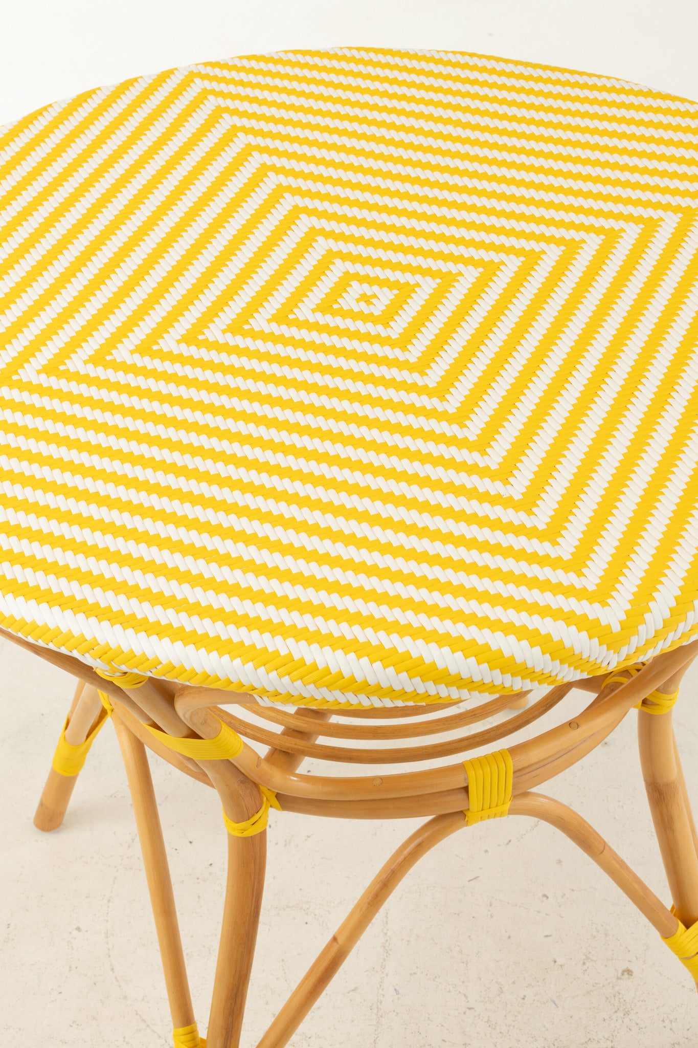 Eettafel rotan geel/wit