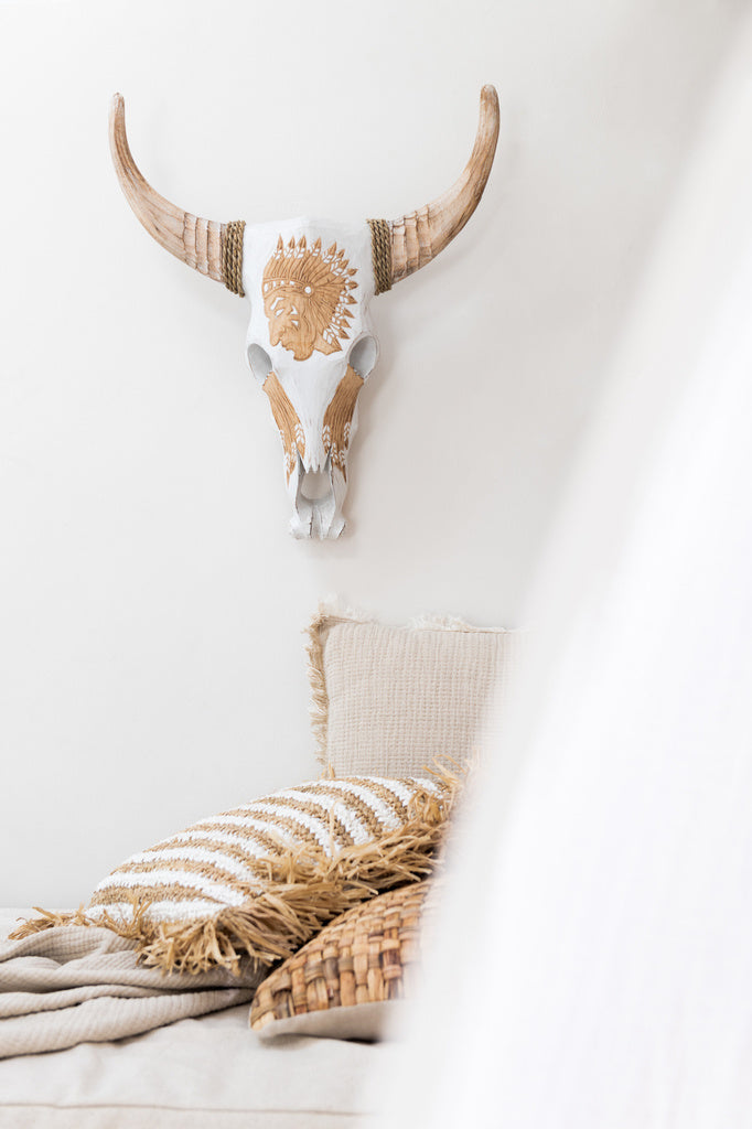  J-LINE KUSSEN MET FRANJES KATOEN MUSLIN LICHTBEIGE
