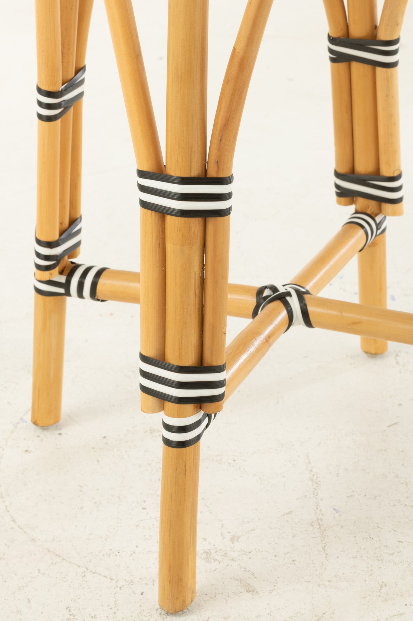 J-LINE KRUK ROTAN ZWART/WIT GROOT