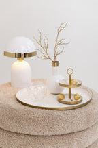 Metalen lamp, glanzend wit met gouden rand