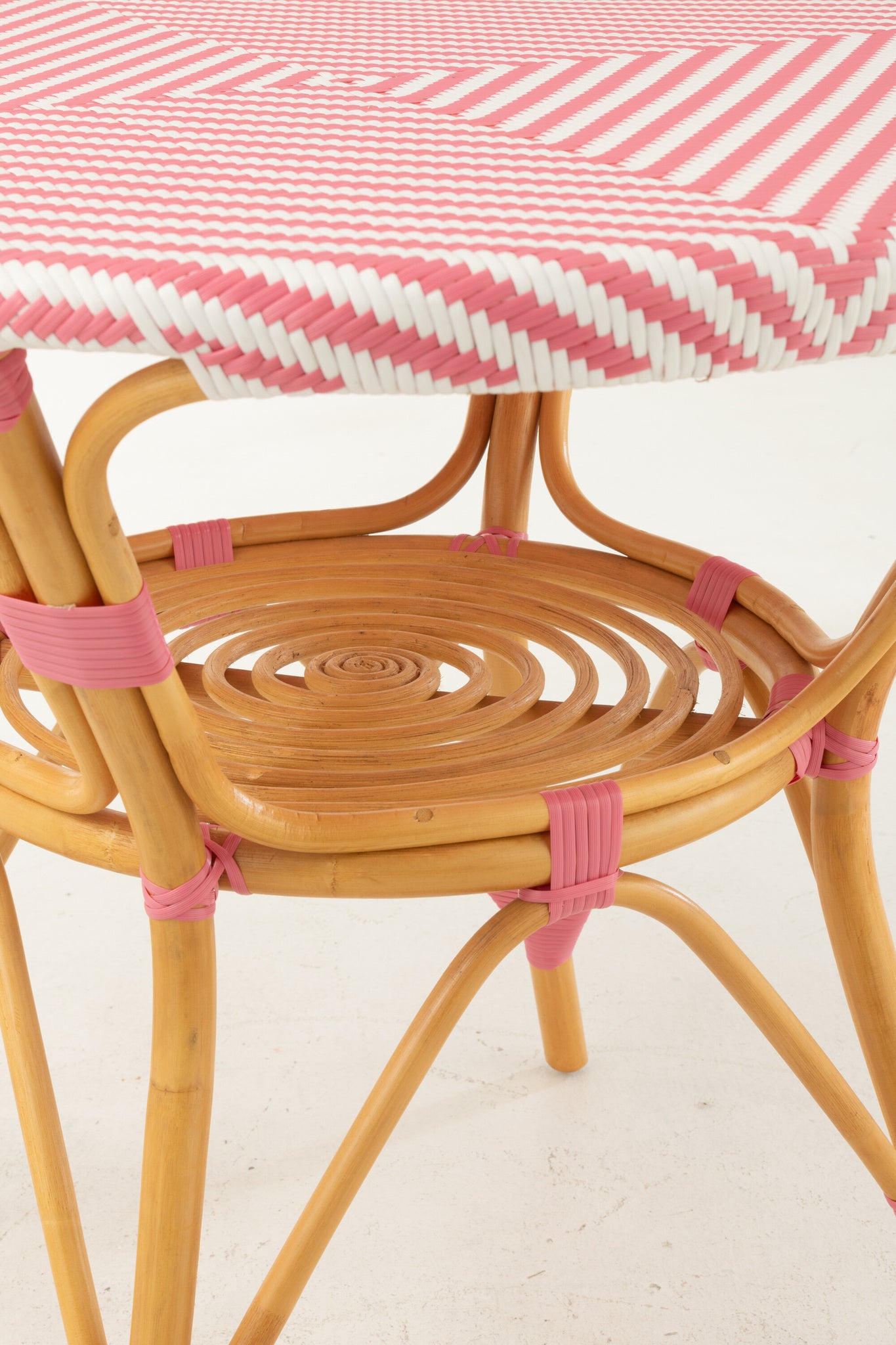 Eettafel rotan roze/wit