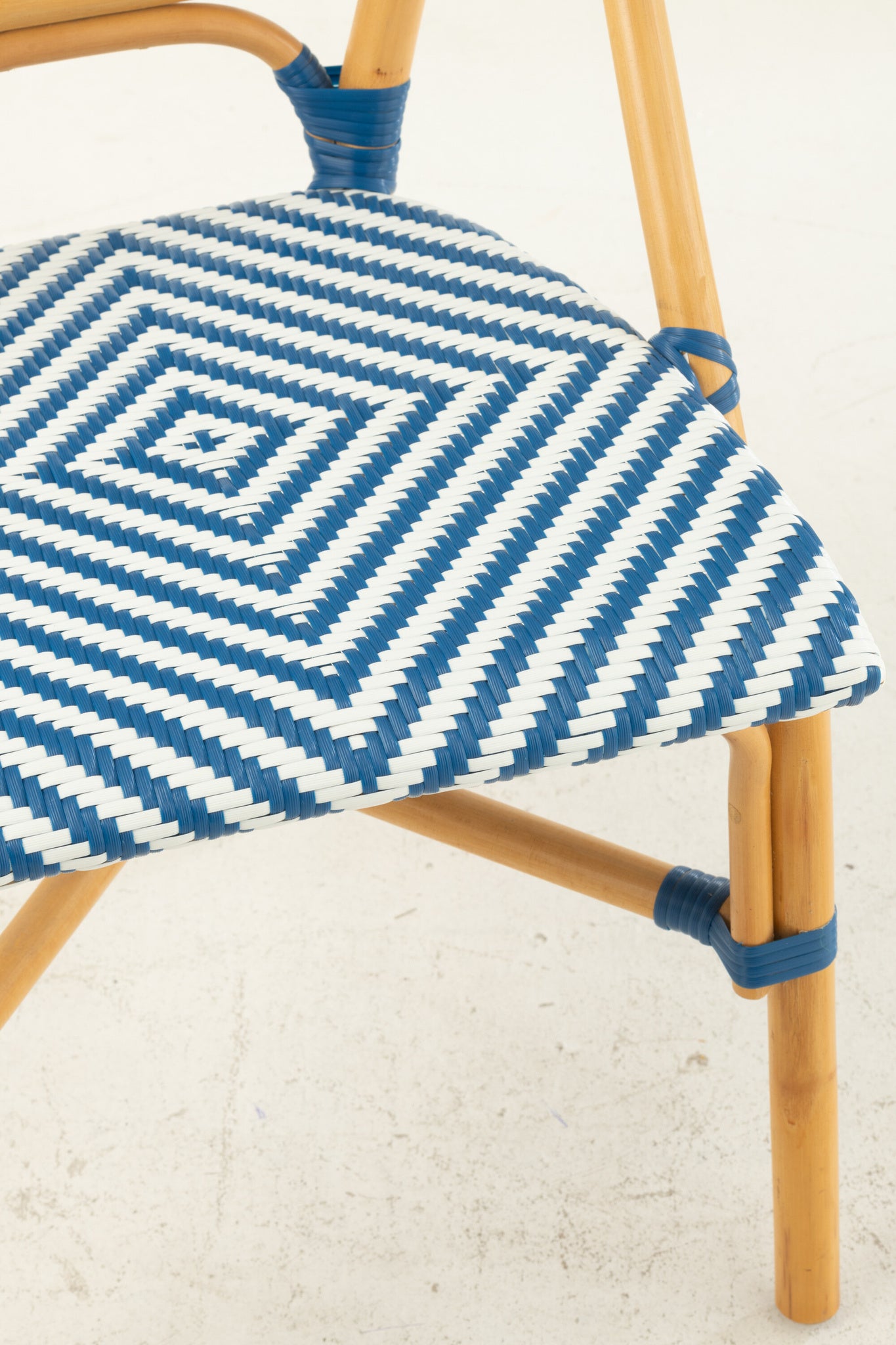 Eetkamerstoel rotan blauw/wit