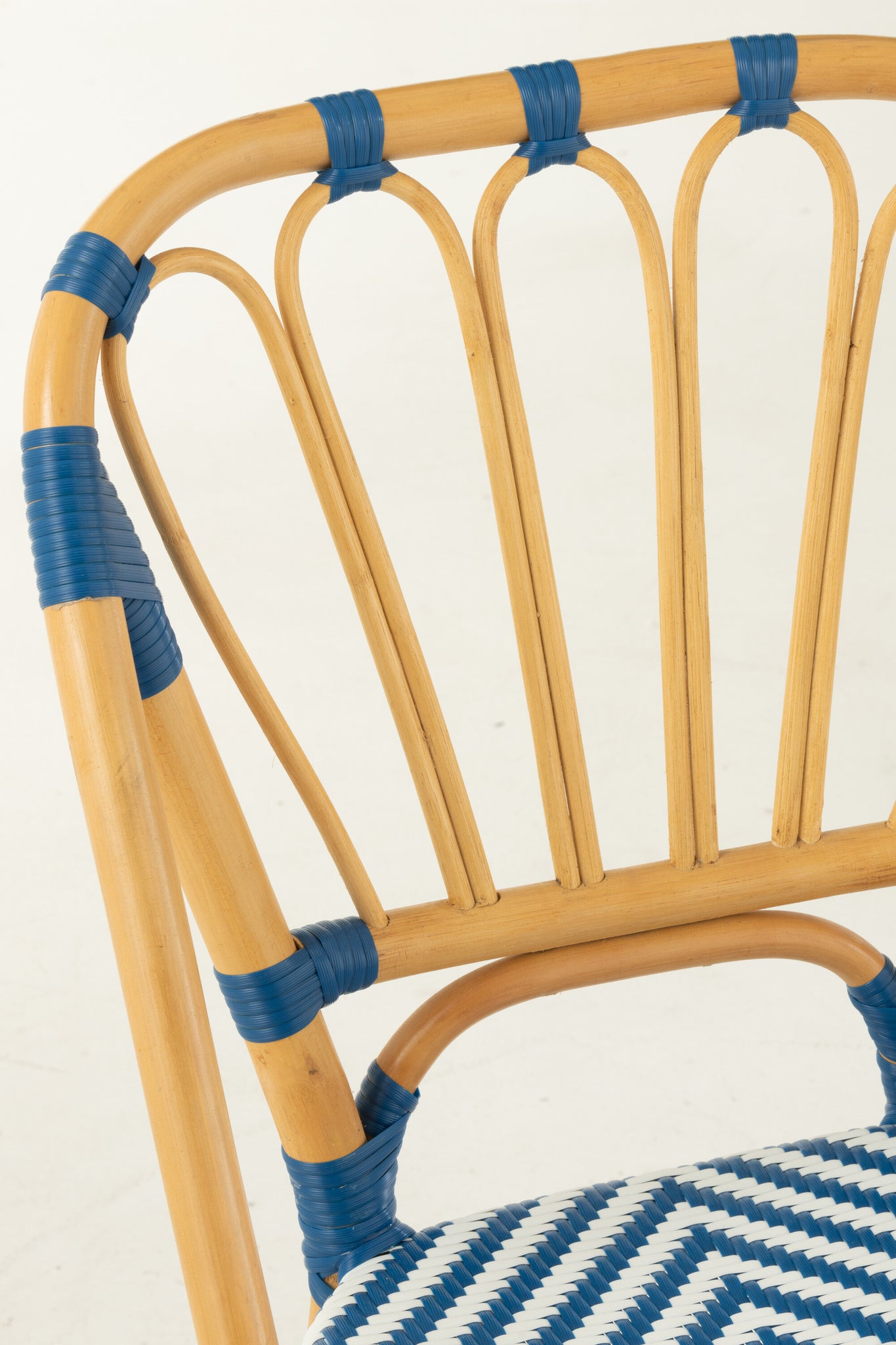 Eetkamerstoel rotan blauw/wit