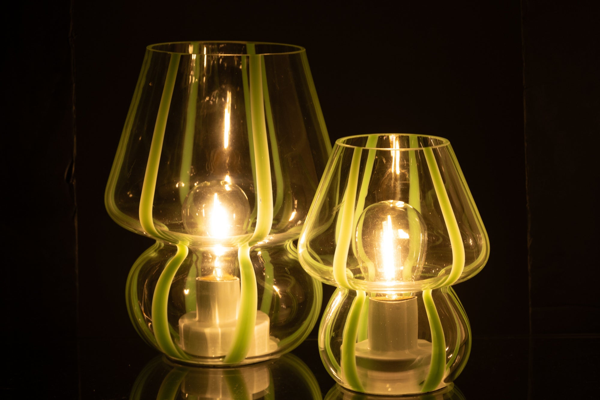 Tafellamp met gestreept glas, transparant/groen, groot